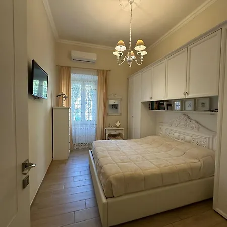 Apartment Charm & Comfort *