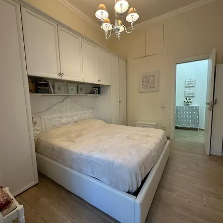 Charm & Comfort Apartment